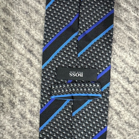 HUGO BOSS Silk Tie , Black with Diagonal Strips - Picture 2 of 3